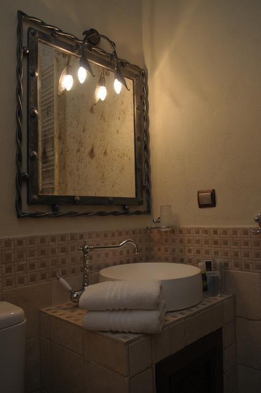 Roes Suites Loutraki  Exterior photo