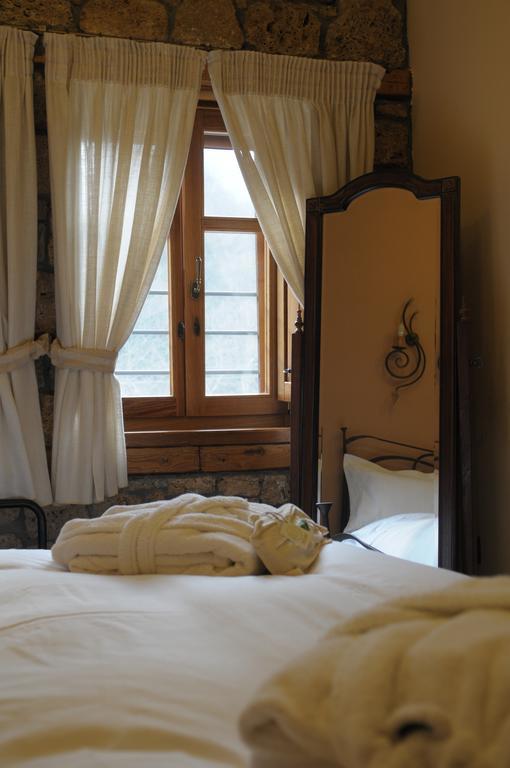 Roes Suites Loutraki  Exterior photo