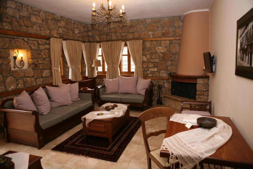 Roes Suites Loutraki  Exterior photo